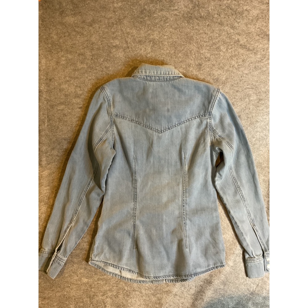 NWT Universal Thread Women's Slim Fit Denim Western Shirt Light Wash Blue Size 2 - Picture 10 of 10
